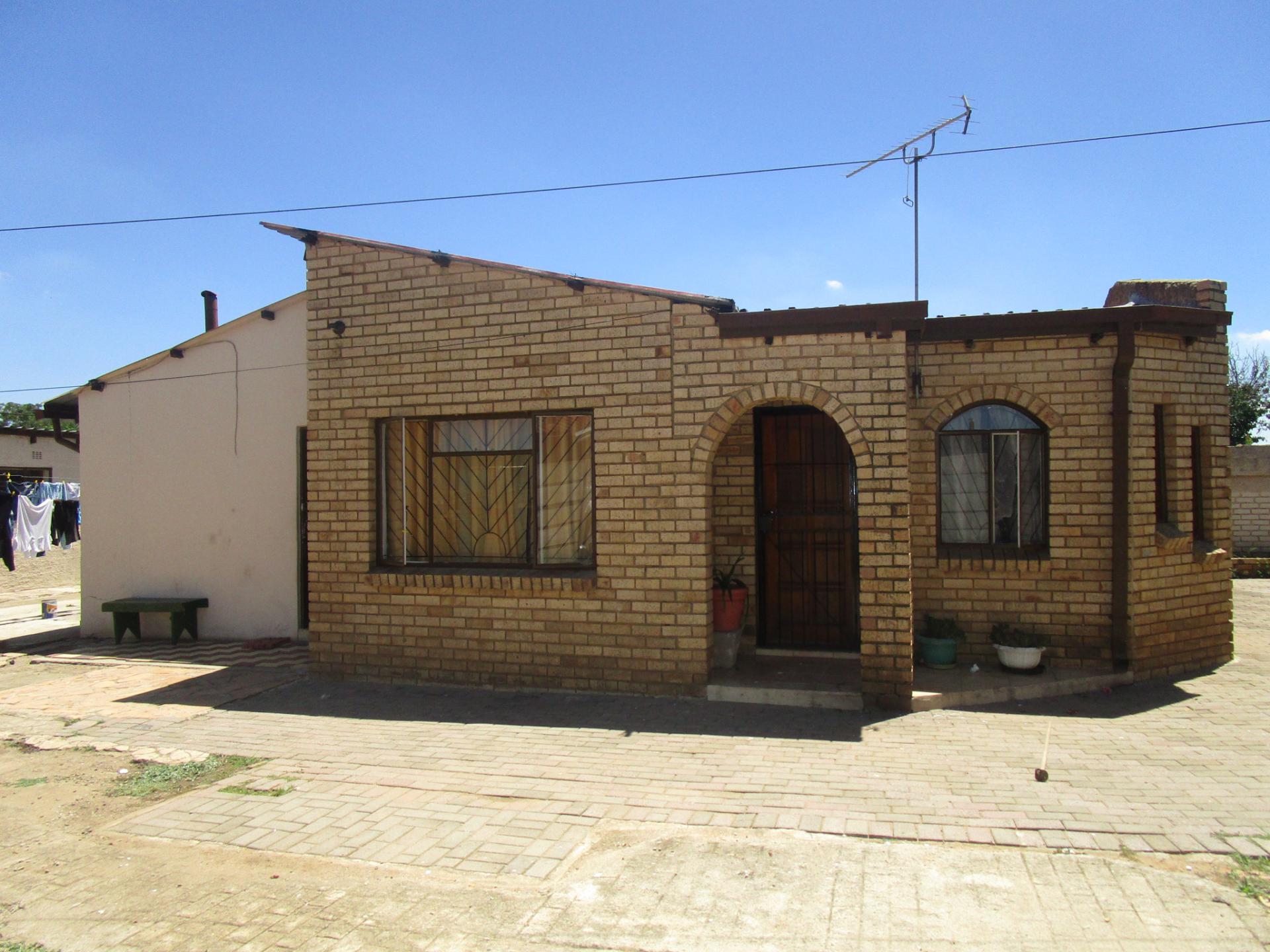 Front View of property in Geluksdal