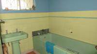 Bathroom 1 - 5 square meters of property in Athlone - CPT