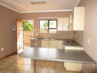 Kitchen - 11 square meters of property in Roodia