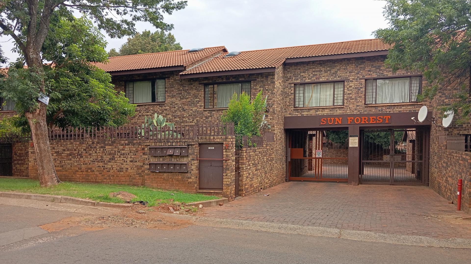 Front View of property in Windsor East