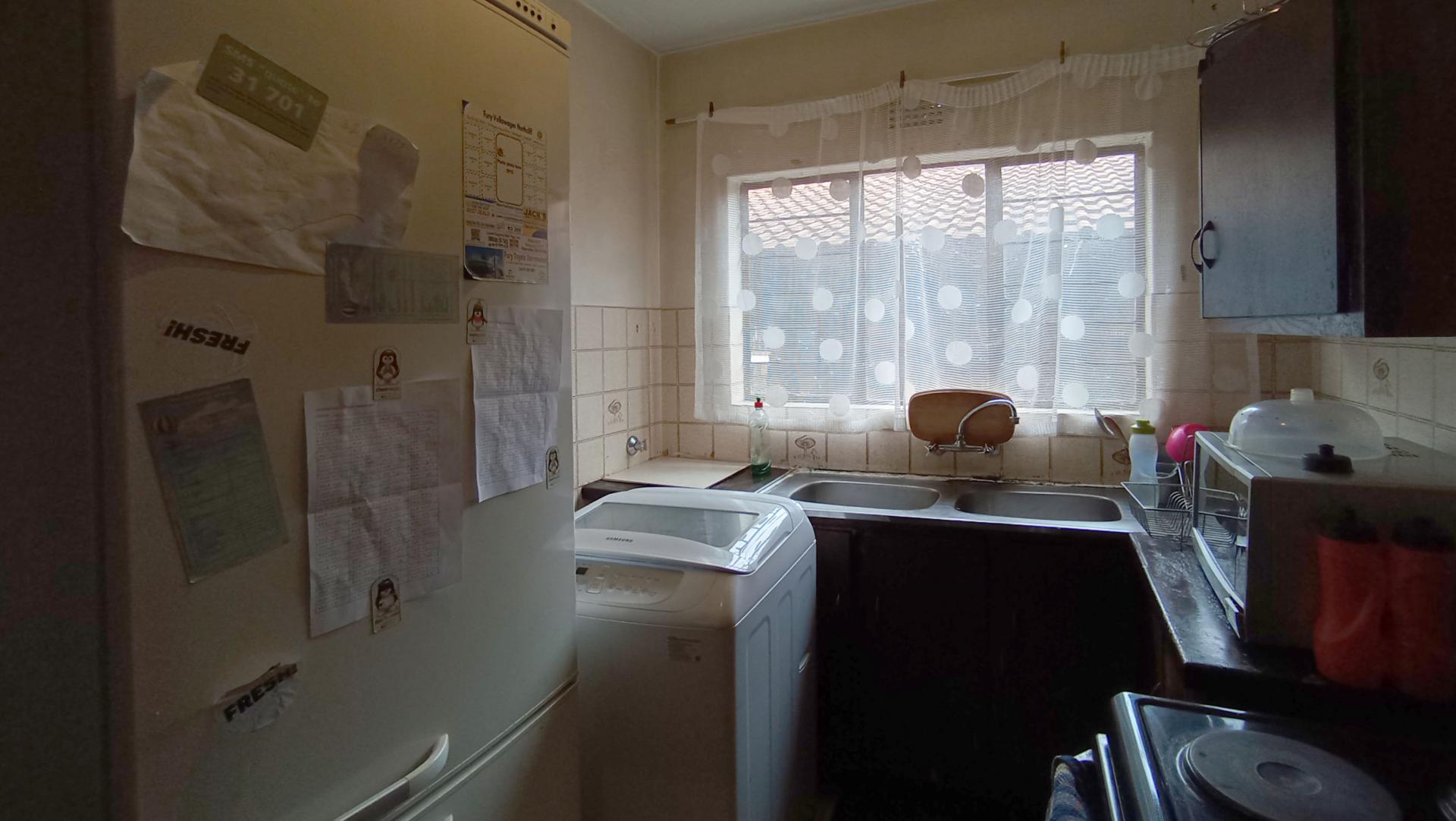 Kitchen - 9 square meters of property in Windsor East