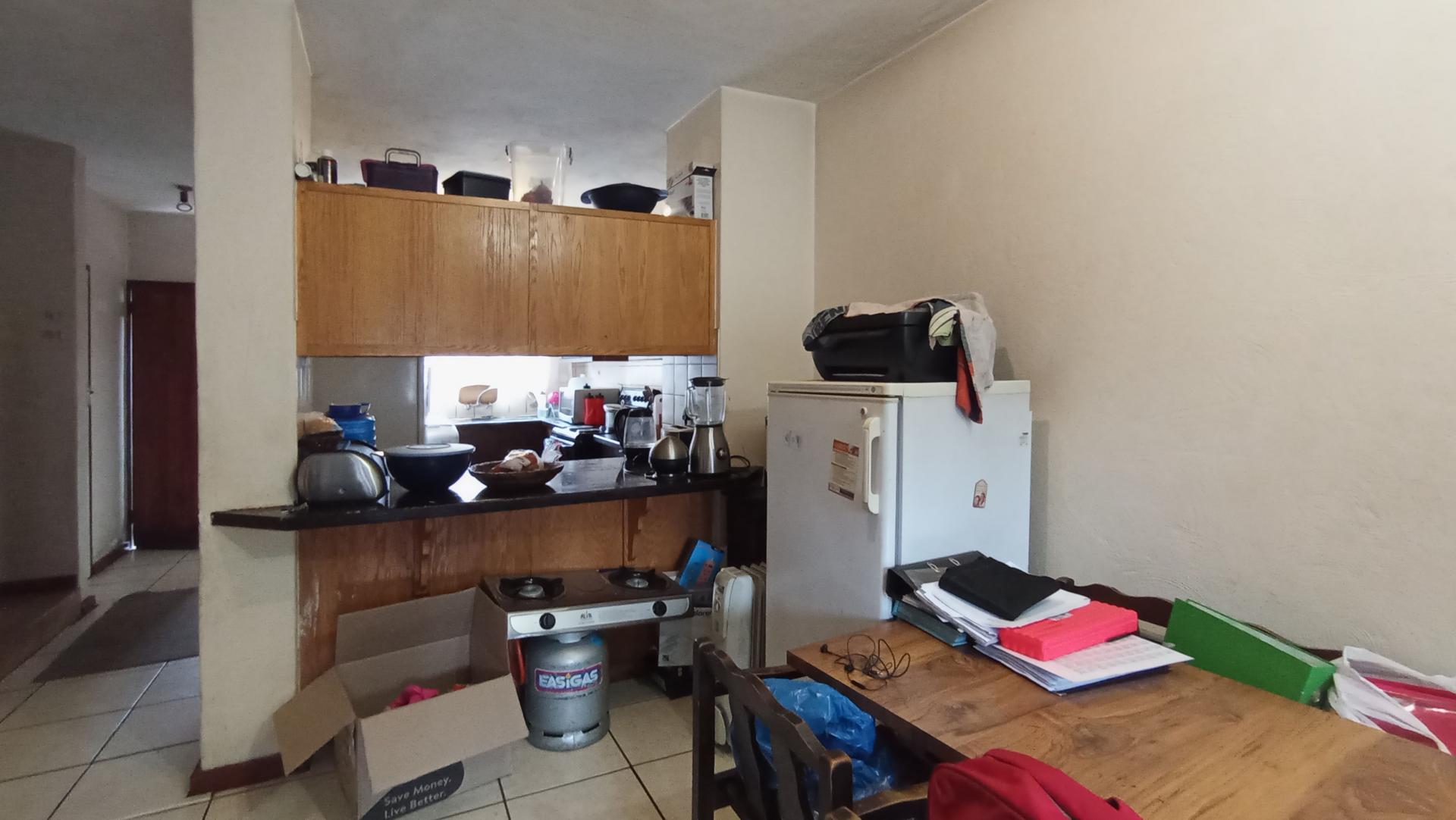 Dining Room - 9 square meters of property in Windsor East