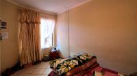 Bed Room 1 - 11 square meters of property in Geelhoutpark