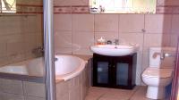 Bathroom 1 - 5 square meters of property in Schoemansville