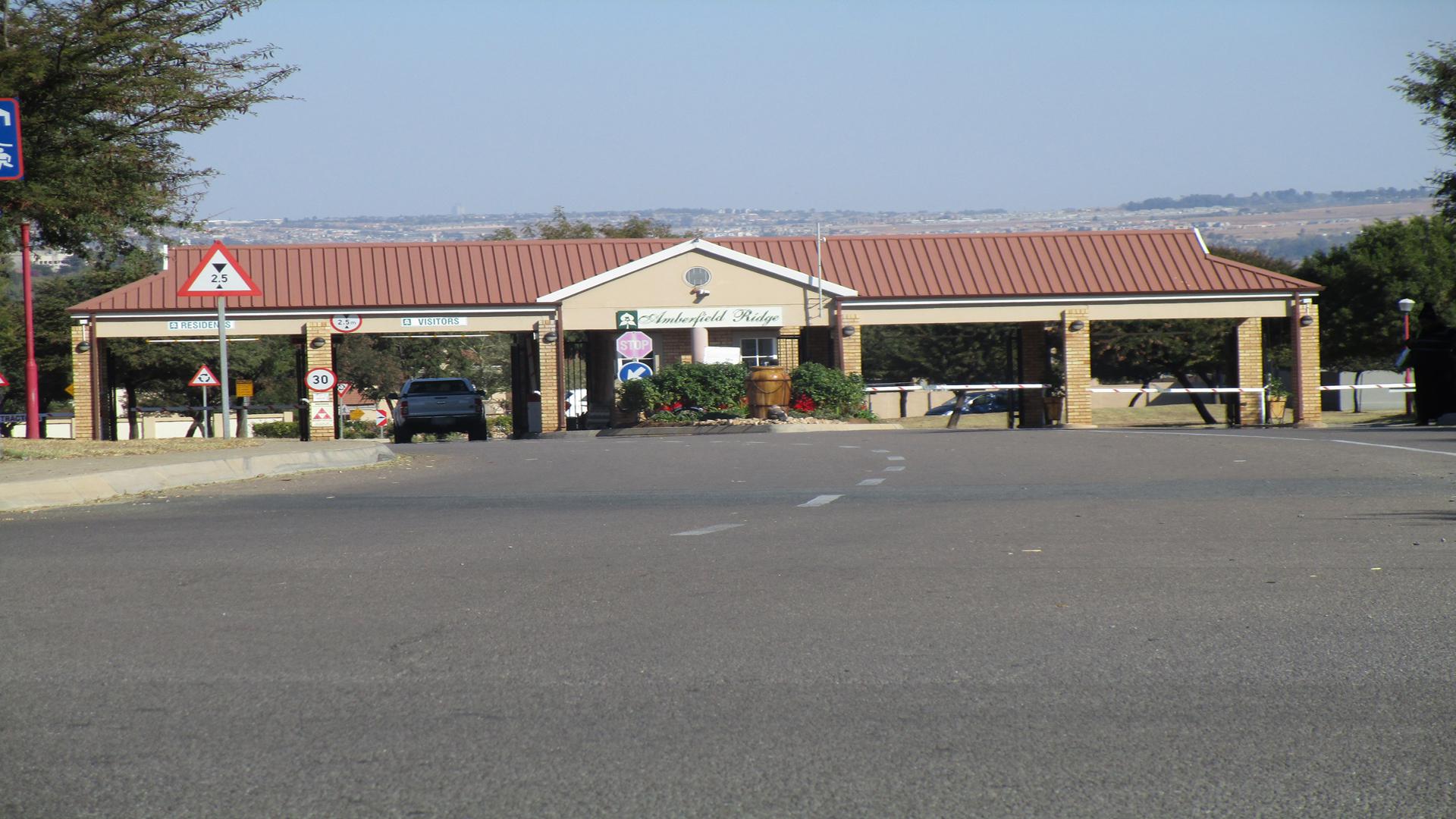 Front View of property in Amberfield Crest