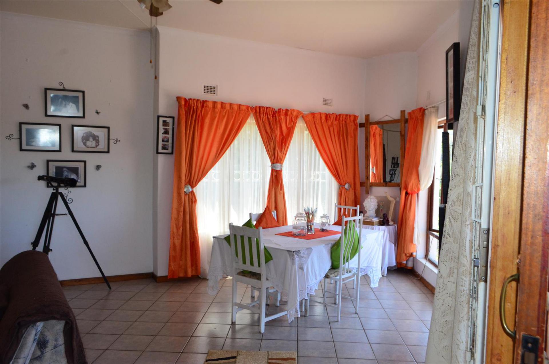 Dining Room - 48 square meters of property in Margate