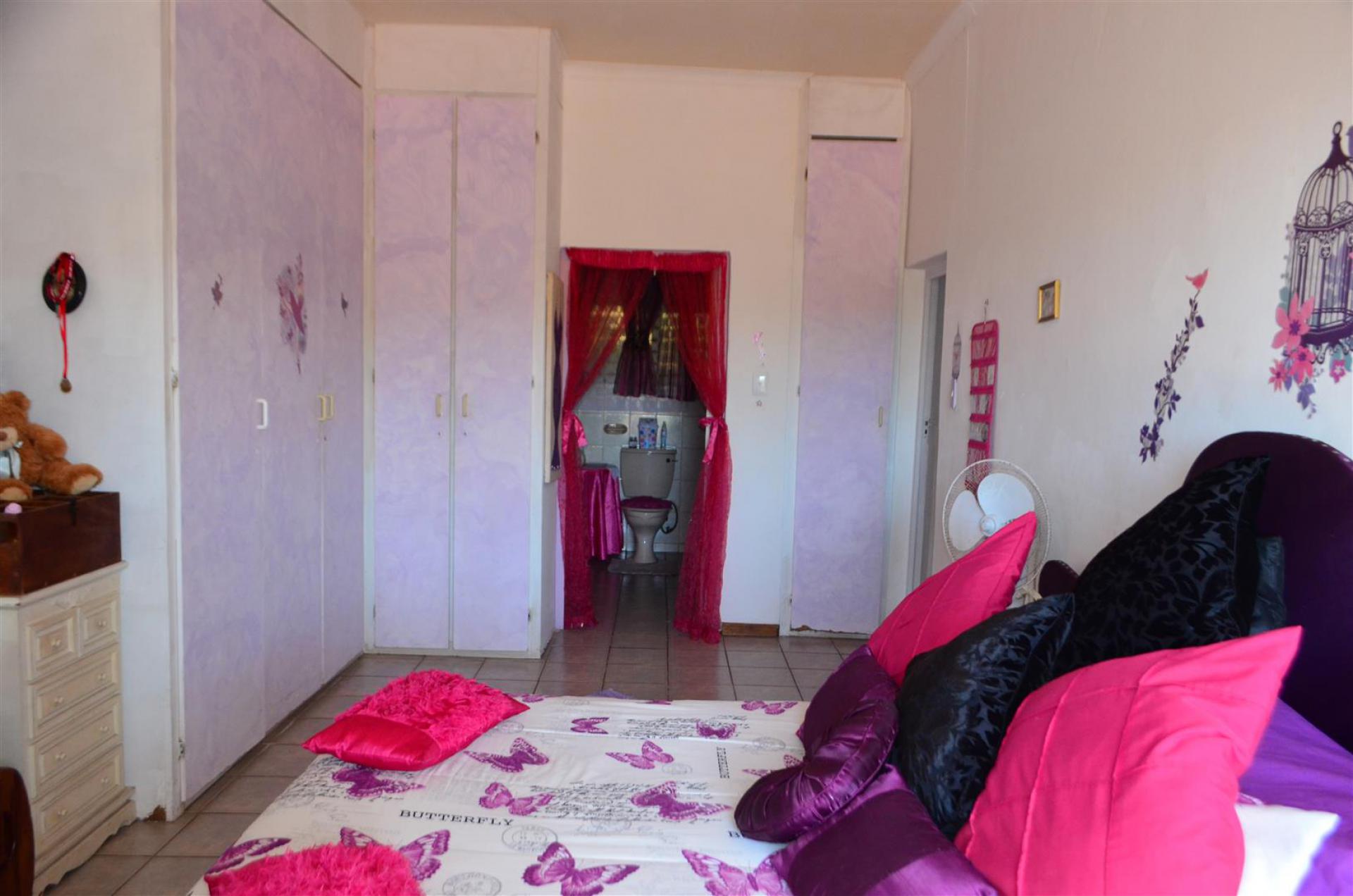 Bed Room 3 - 46 square meters of property in Margate