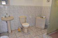 Main Bathroom - 8 square meters of property in Margate