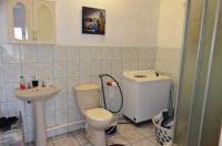 Bathroom 1 - 44 square meters of property in Margate