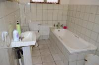 Bathroom 1 - 44 square meters of property in Margate