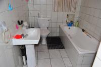 Bathroom 2 - 17 square meters of property in Margate