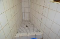 Bathroom 1 - 44 square meters of property in Margate