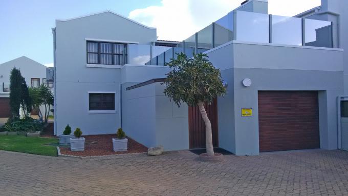 3 Bedroom Duplex for Sale For Sale in Stilbaai (Still Bay) - Private Sale - MR167010