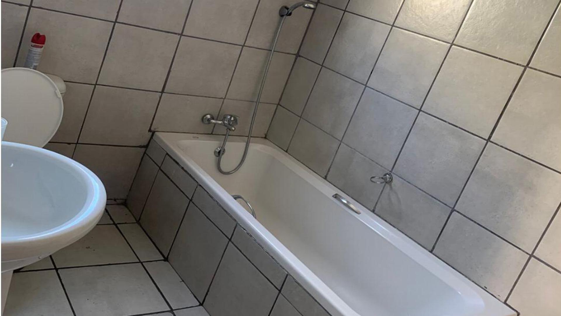 Bathroom 1 of property in Secunda