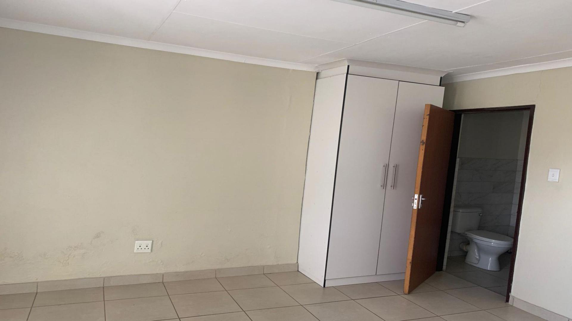 Bed Room 2 of property in Secunda