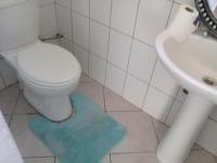 Bathroom 1 - 5 square meters of property in Rensburg