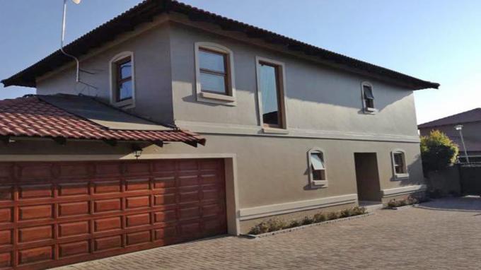 3 Bedroom Cluster for Sale For Sale in Maroeladal - Private Sale - MR167081