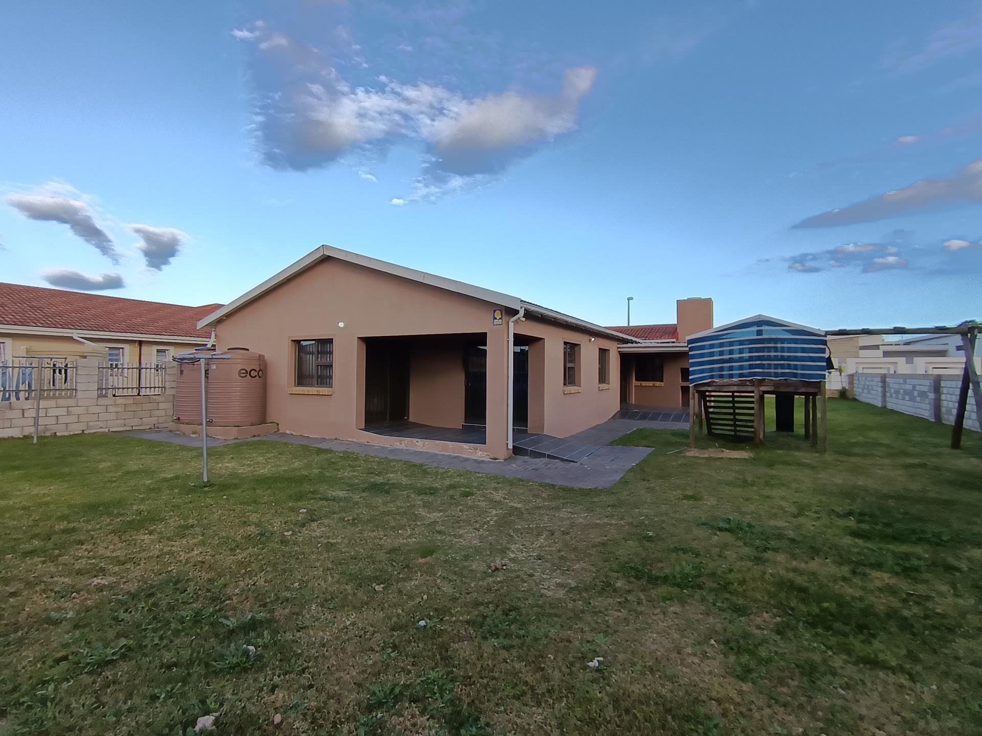 Backyard of property in Fairview - PE