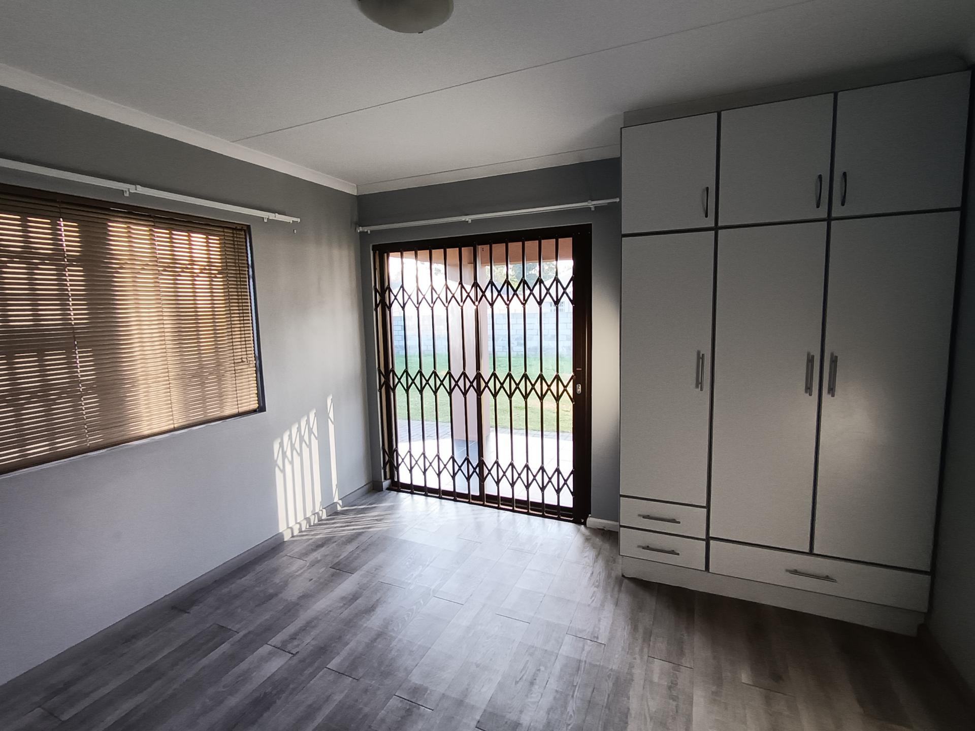 Bed Room 1 of property in Fairview - PE