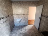 Bathroom 1 of property in Fairview - PE