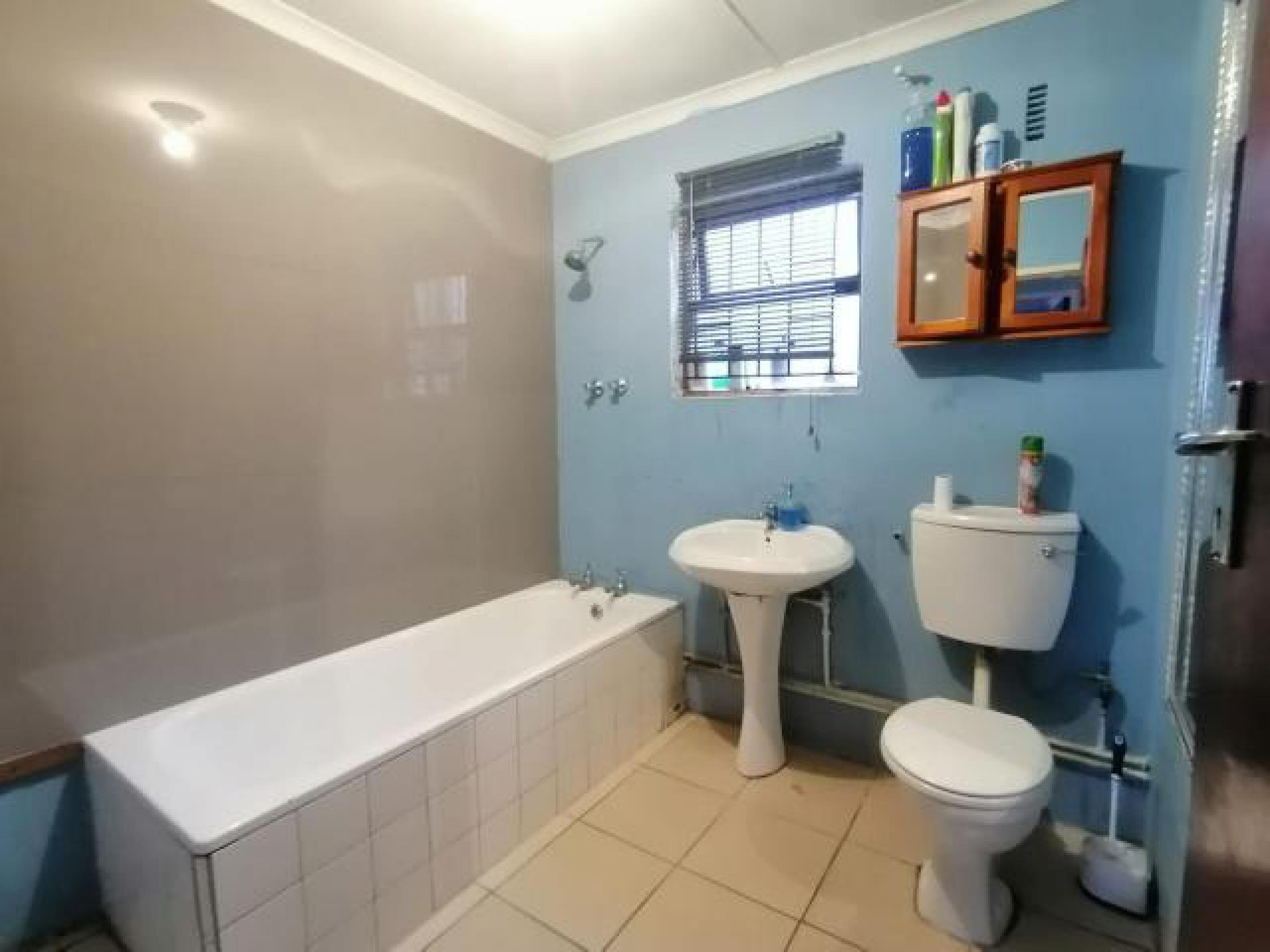 Bathroom 1 of property in Mitchells Plain