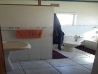 Bathroom 1 of property in Klerksdorp