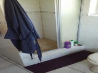 Bathroom 1 of property in Klerksdorp