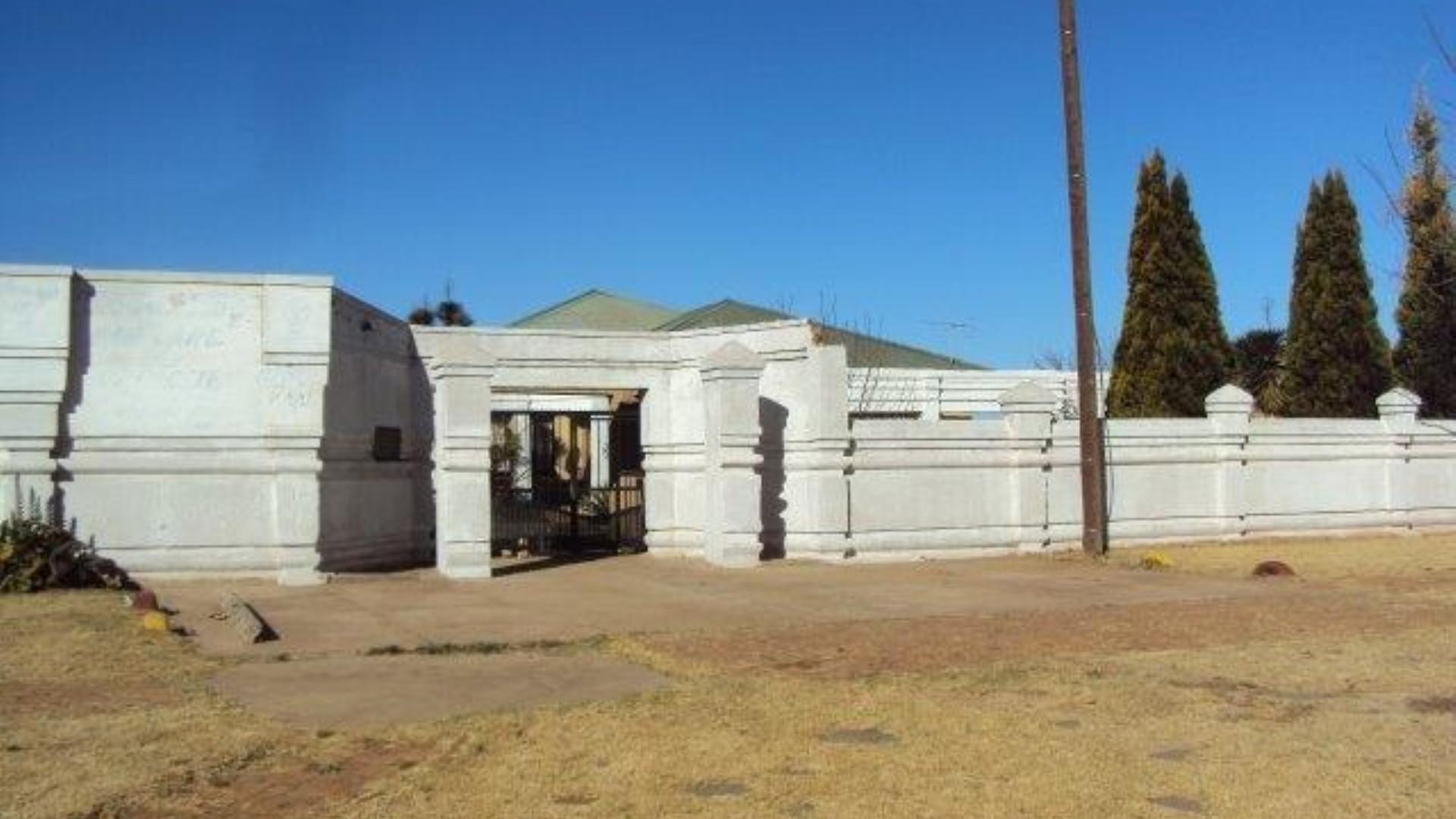 Front View of property in Johannesburg Central
