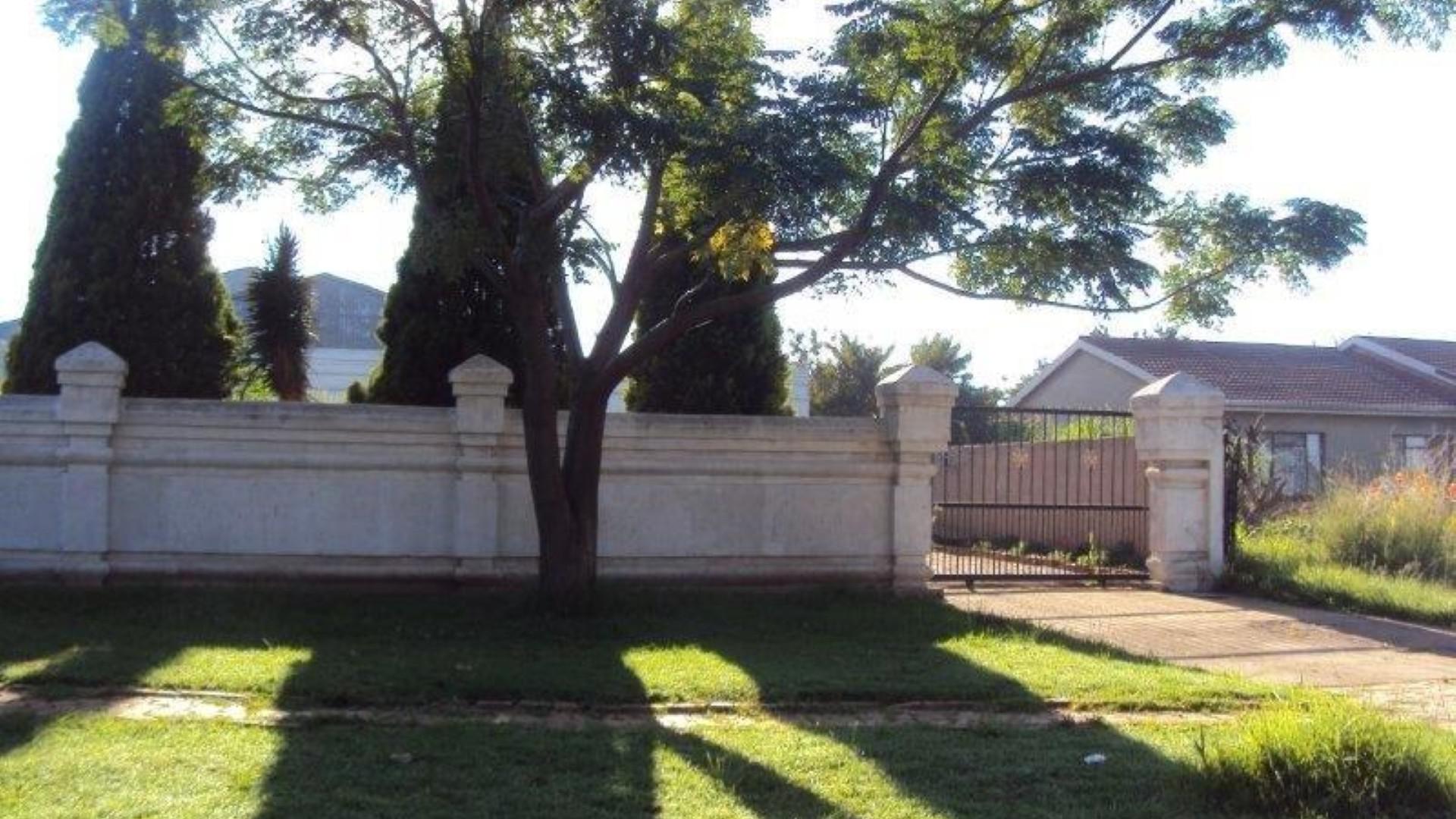 Front View of property in Johannesburg Central