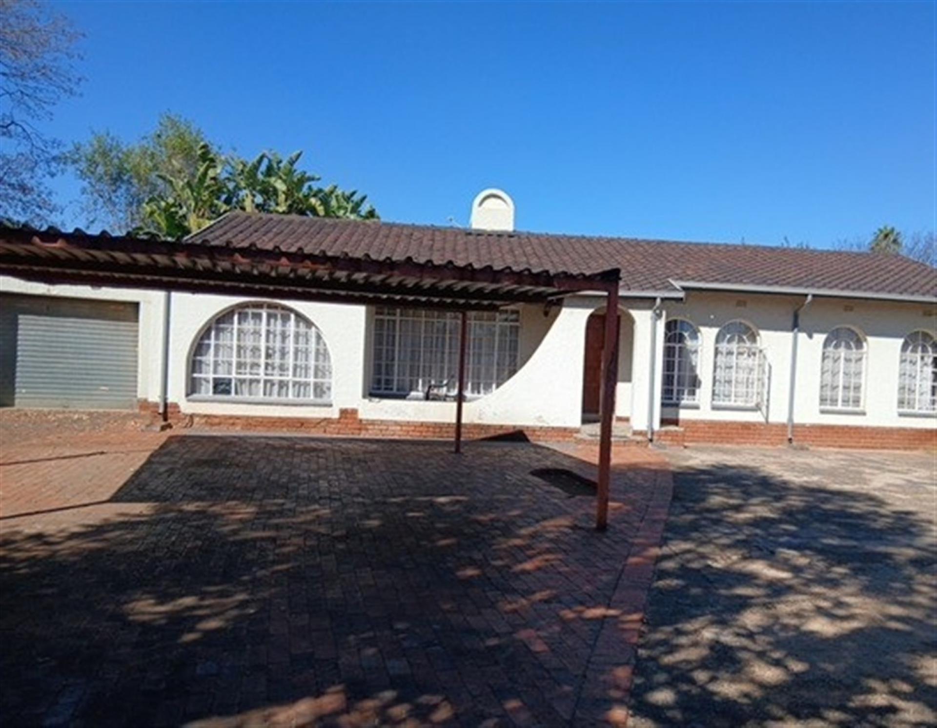 Front View of property in Birch Acres
