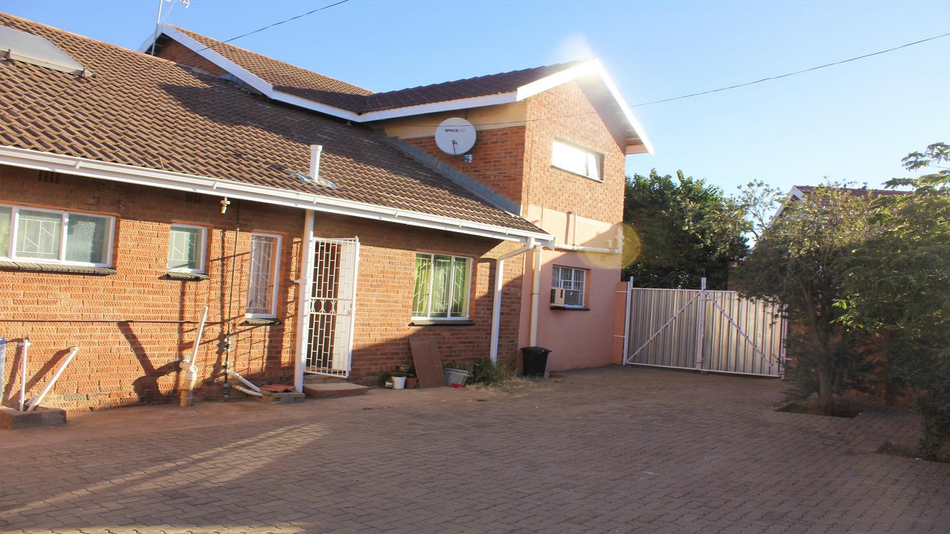 3 Bedroom House for Sale For Sale in Kimberley Private Sal