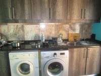 Kitchen - 17 square meters of property in Dalview