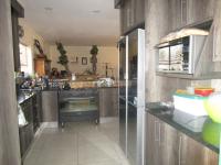 Kitchen - 17 square meters of property in Dalview