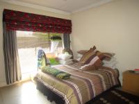 Main Bedroom - 16 square meters of property in Dalview