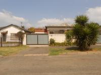 Front View of property in Bezuidenhout Valley