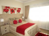 Bed Room 1 - 15 square meters of property in Rynfield