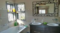 Main Bathroom - 7 square meters of property in Emalahleni (Witbank) 