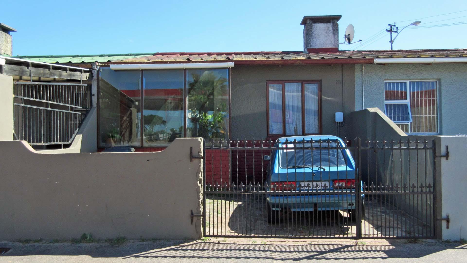 Front View of property in Athlone - CPT