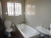 Bathroom 1 - 6 square meters of property in Mapleton