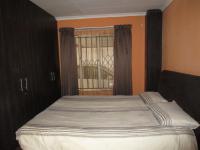 Main Bedroom - 14 square meters of property in Mapleton