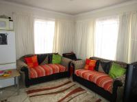 Lounges - 20 square meters of property in Mapleton