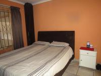 Main Bedroom - 14 square meters of property in Mapleton