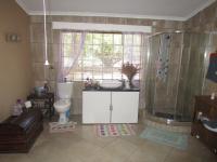 Bathroom 1 - 17 square meters of property in Unitas Park