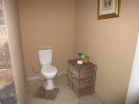 Main Bathroom - 25 square meters of property in Unitas Park