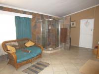 Main Bathroom - 25 square meters of property in Unitas Park