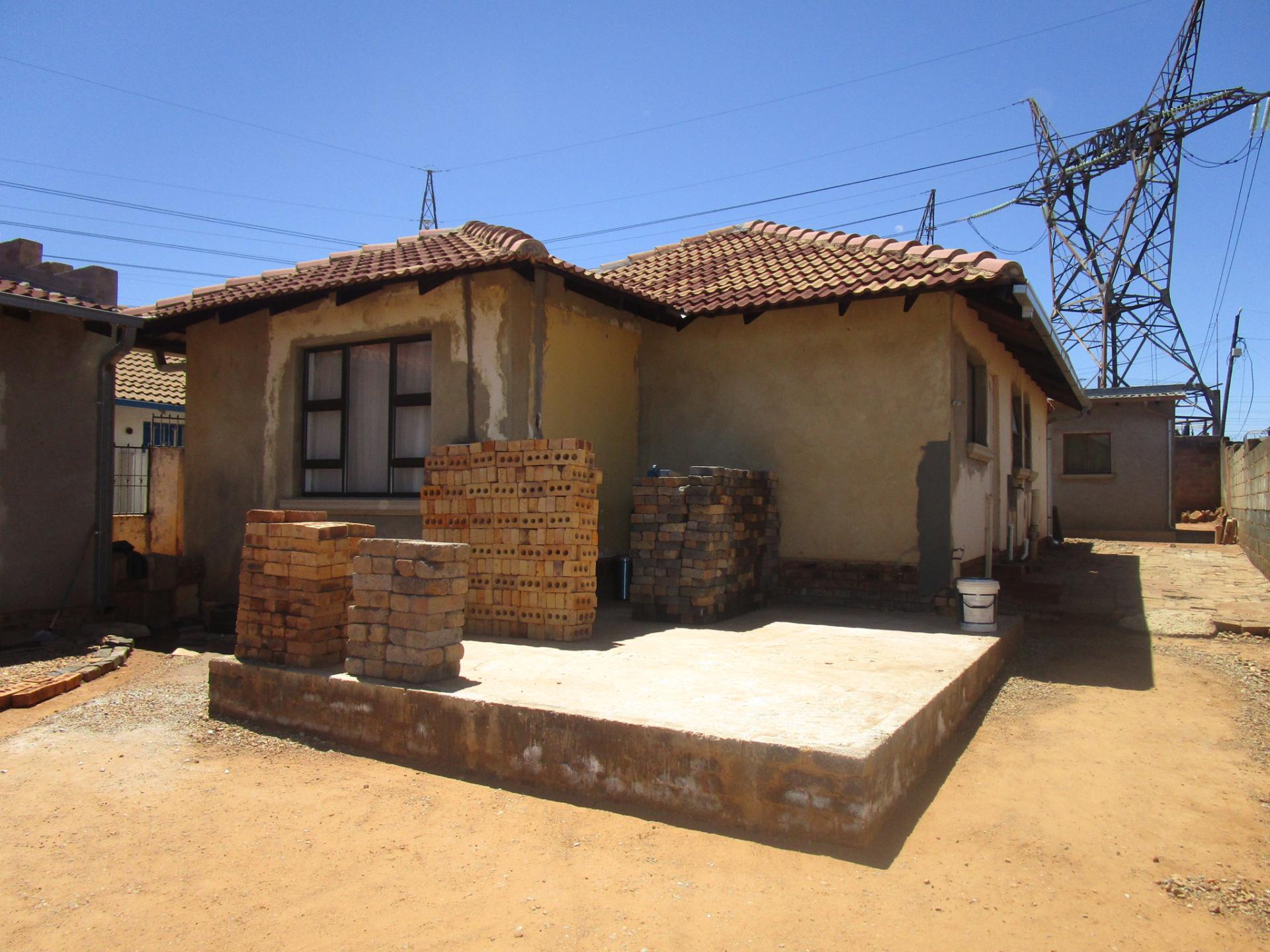 Front View of property in Protea North