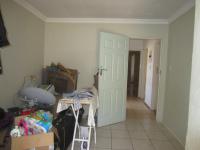 Bed Room 2 - 15 square meters of property in Protea North