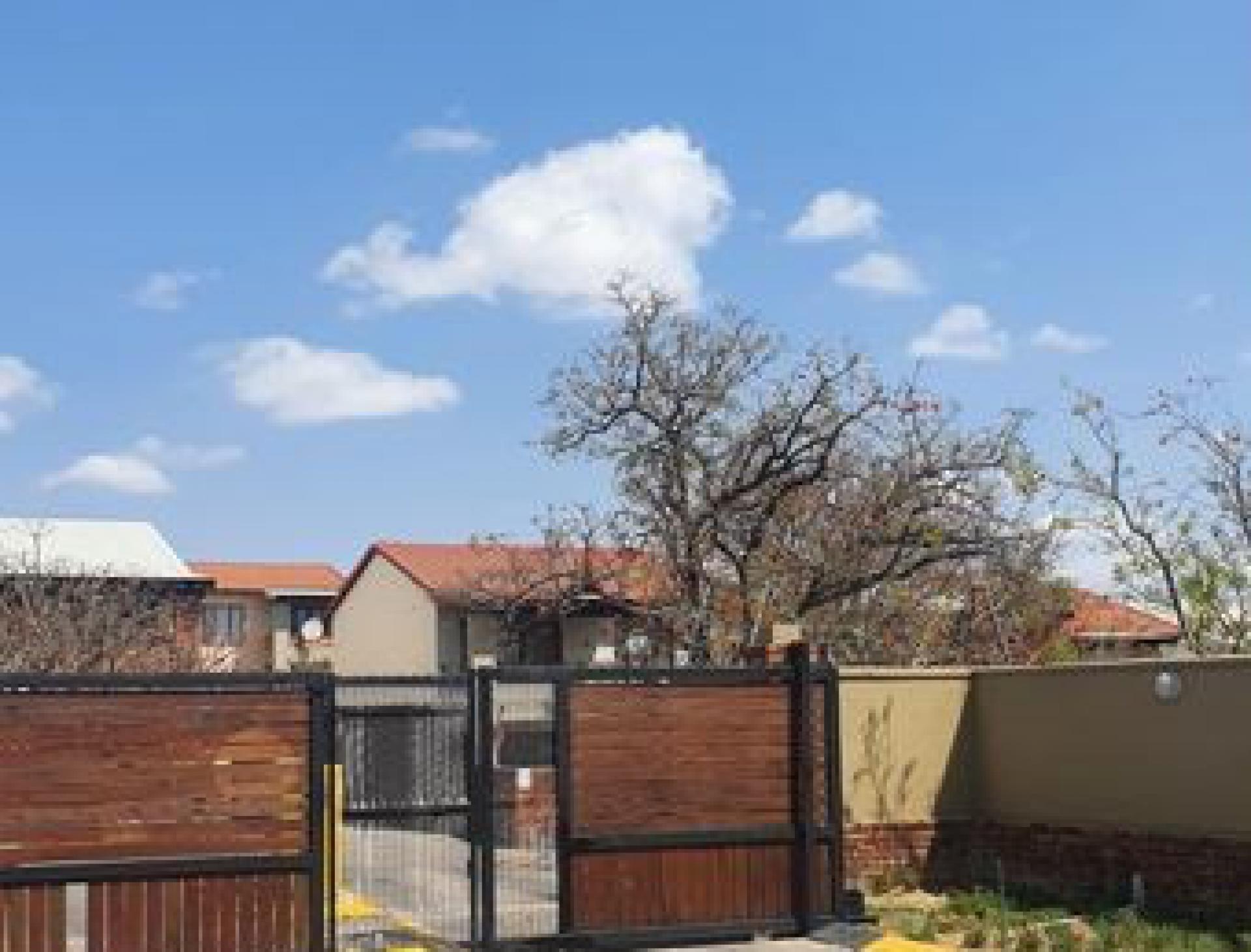 Front View of property in Vorna Valley
