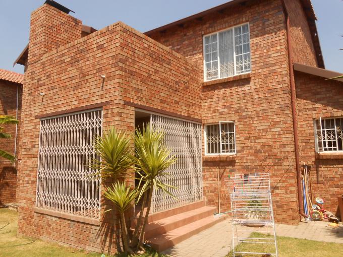 3 Bedroom Duplex for Sale For Sale in Randburg - Private Sale - MR167693