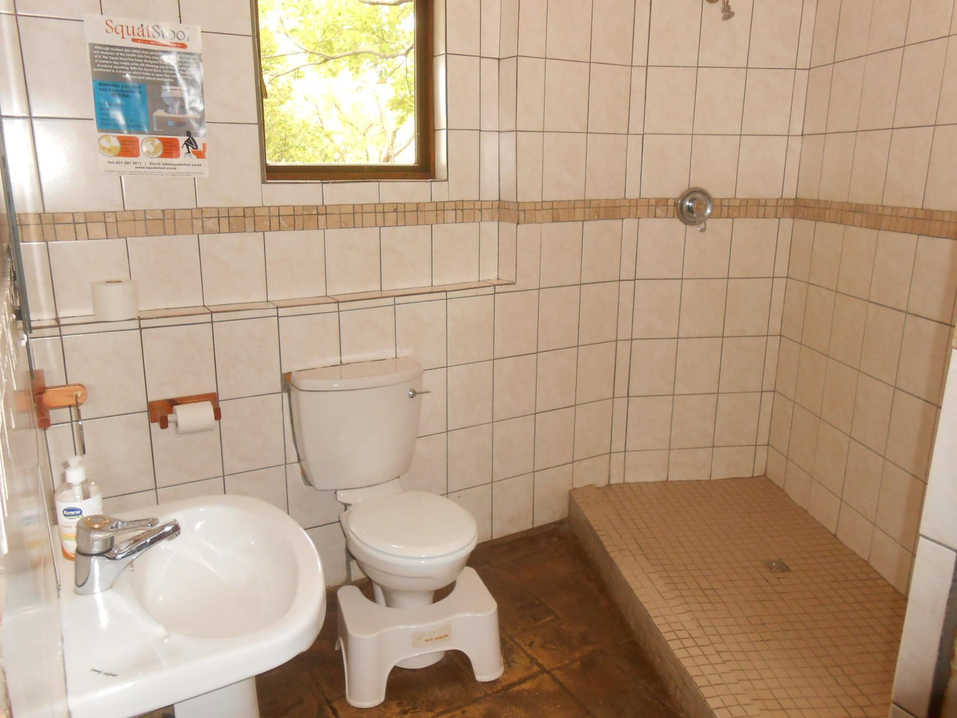 Bathroom 1 - 8 square meters of property in Muldersdrift
